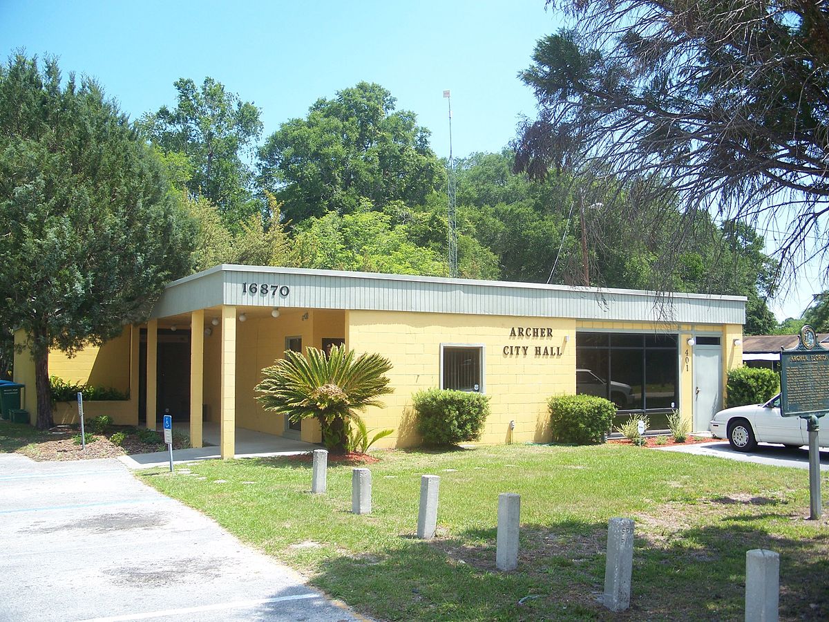 Archer City Hall building in Archer, Florida